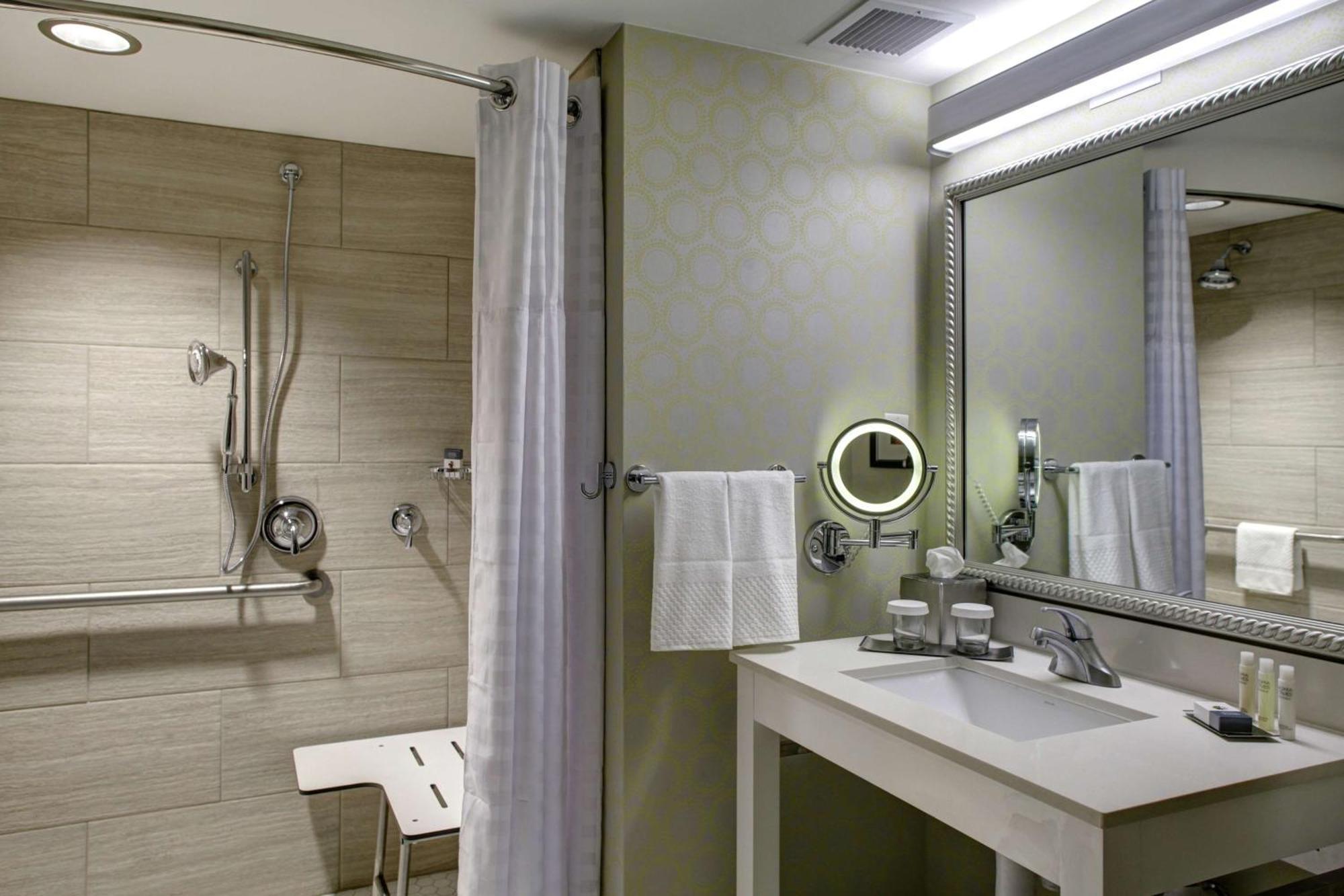 Hotel Doubletree By Hilton