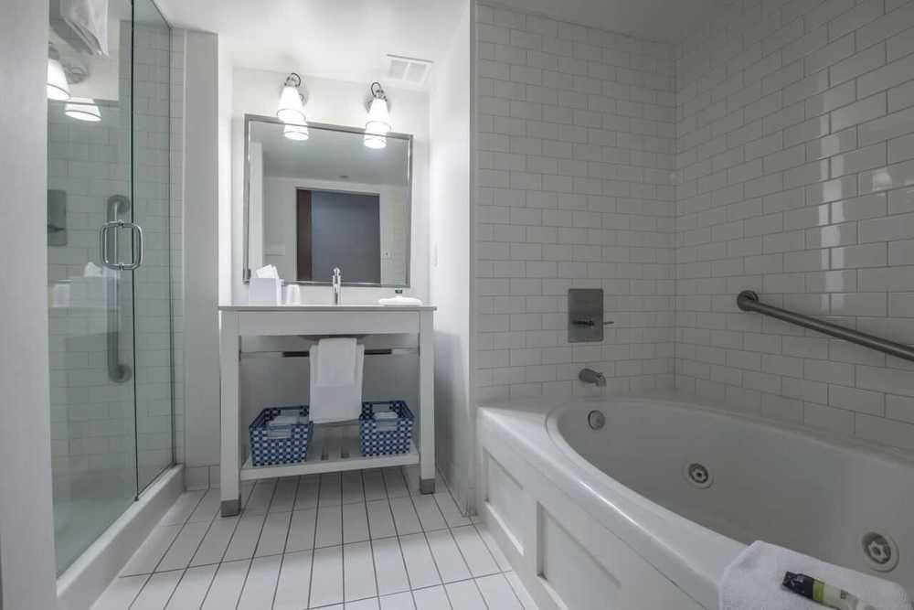 Doubletree By Hilton Biloxi